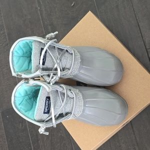 Toddler girls grey Sperry Saltwater boots size 11